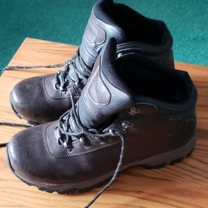Mens Hi-Tec Shield Waterproof size 11